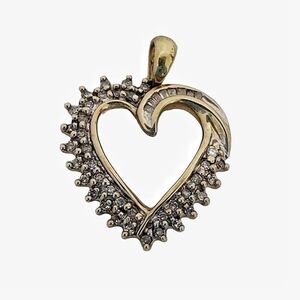 10kt Solid Yellow Gold Diamond Heart Vintage Pendant 2.25g